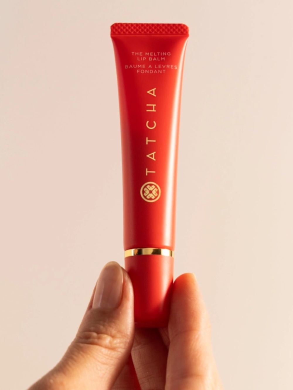Tatcha The Melting Lip Balm Volumizing Balm to Oil in Reddo